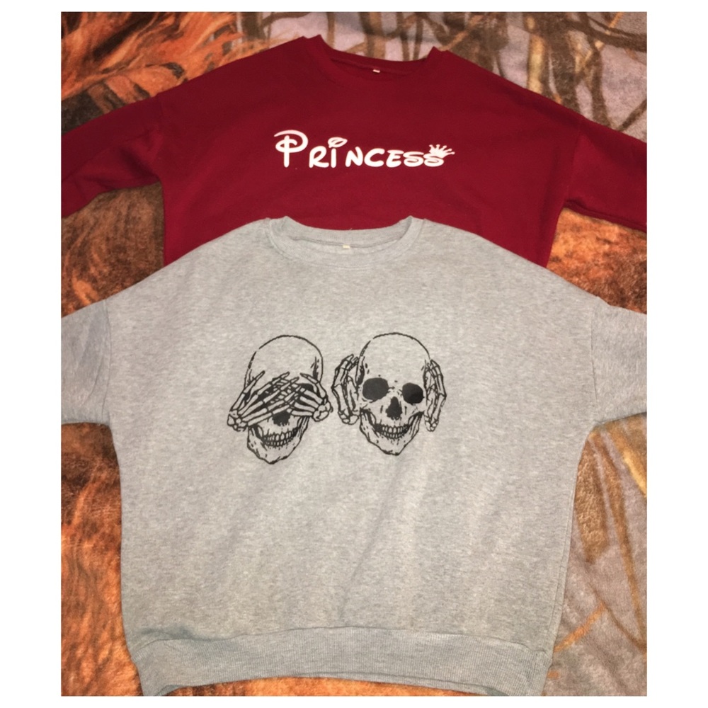 🍒 Disney princess sweater & skull sweater bundle